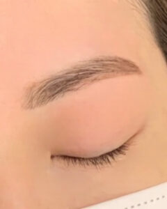 眉毛の施術イメージ