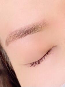 眉毛の施術イメージ