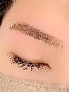 眉毛の施術イメージ