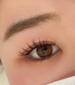 マツエクの施術イメージ