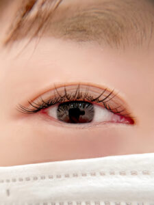 マツエクの施術イメージ