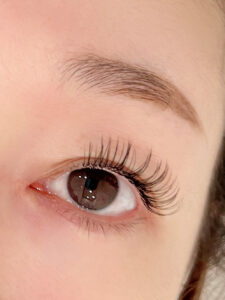 マツエクの施術イメージ