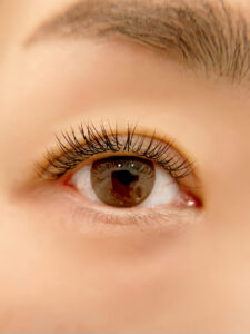 マツエクの施術イメージ