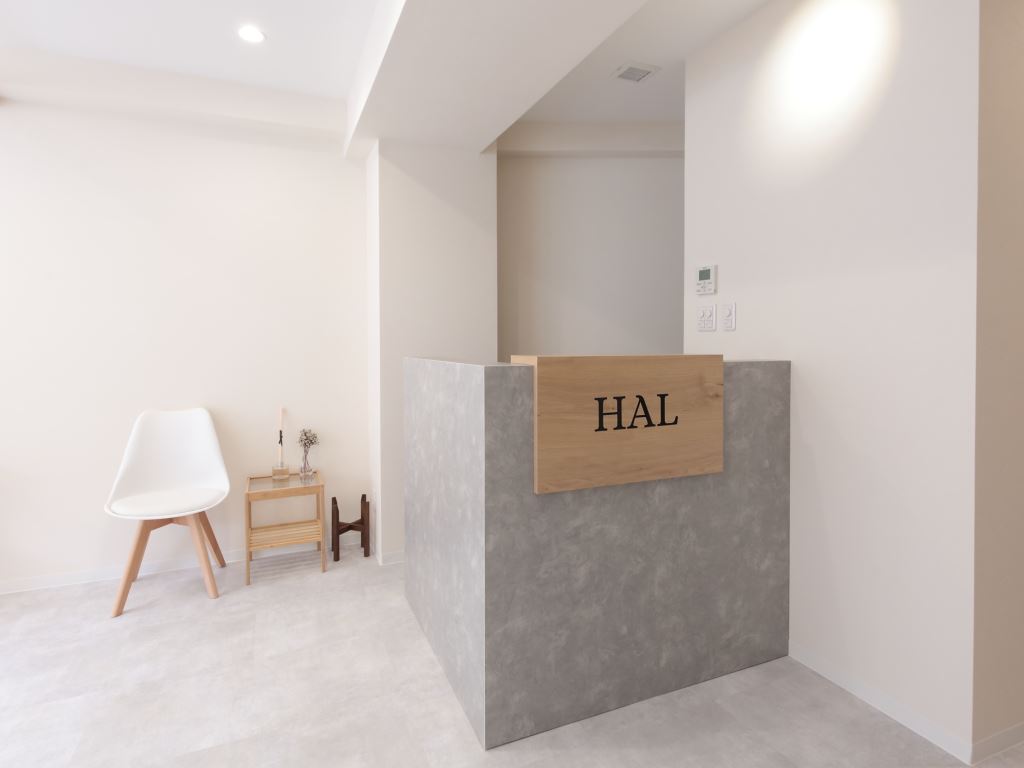 HAL本店の受付・待合スペース